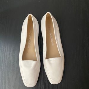 Enzo Angiolini White Leather Flats Size 7.5